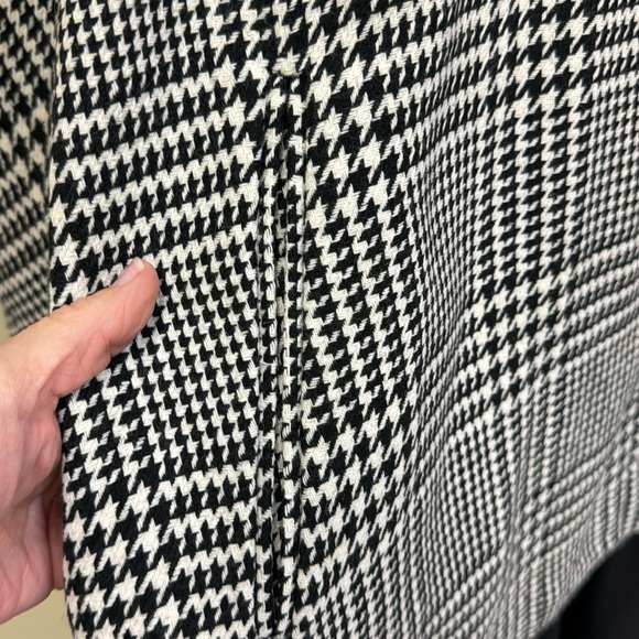 Plus size Talbots black & white herringbone cape with hood - Picture 2 of 7